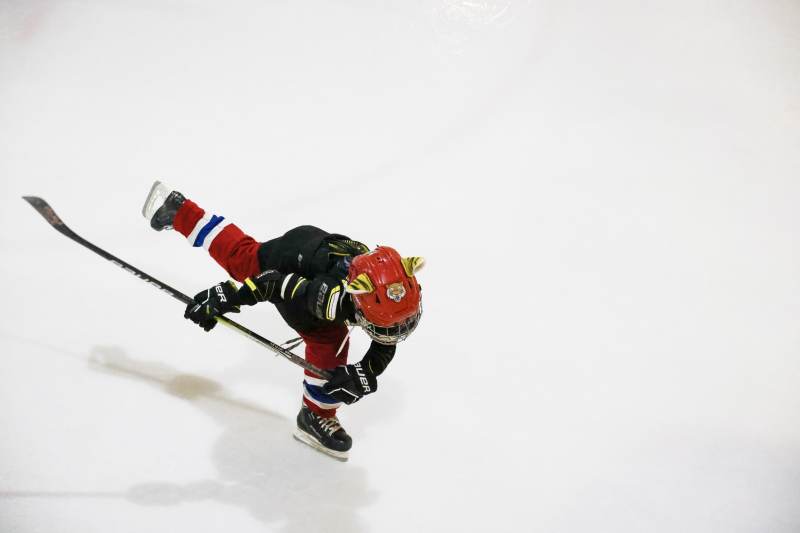 冰球少年 赛场上的速度与激情图片