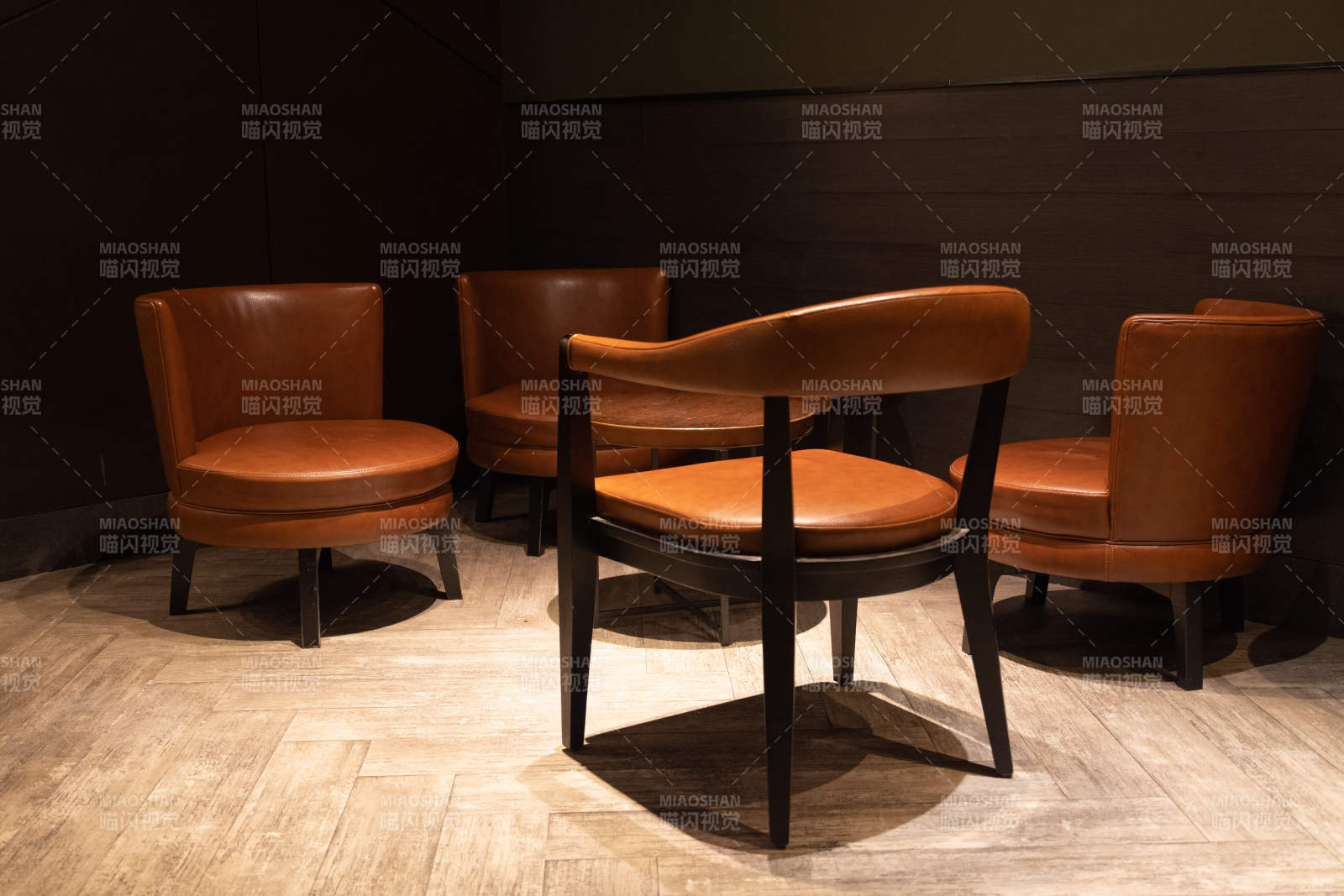 复古皮革座椅组合图片
