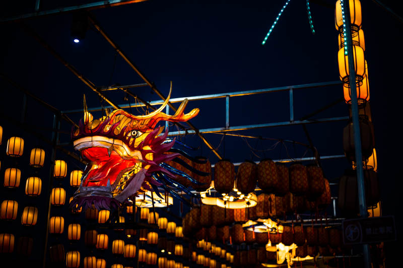 夜色中的龙灯盛宴图片