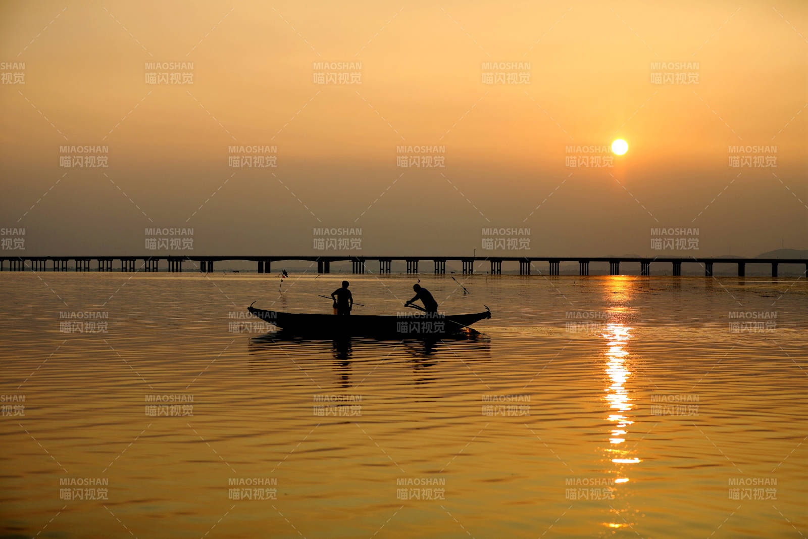 夕阳下的渔舟唱晚图片