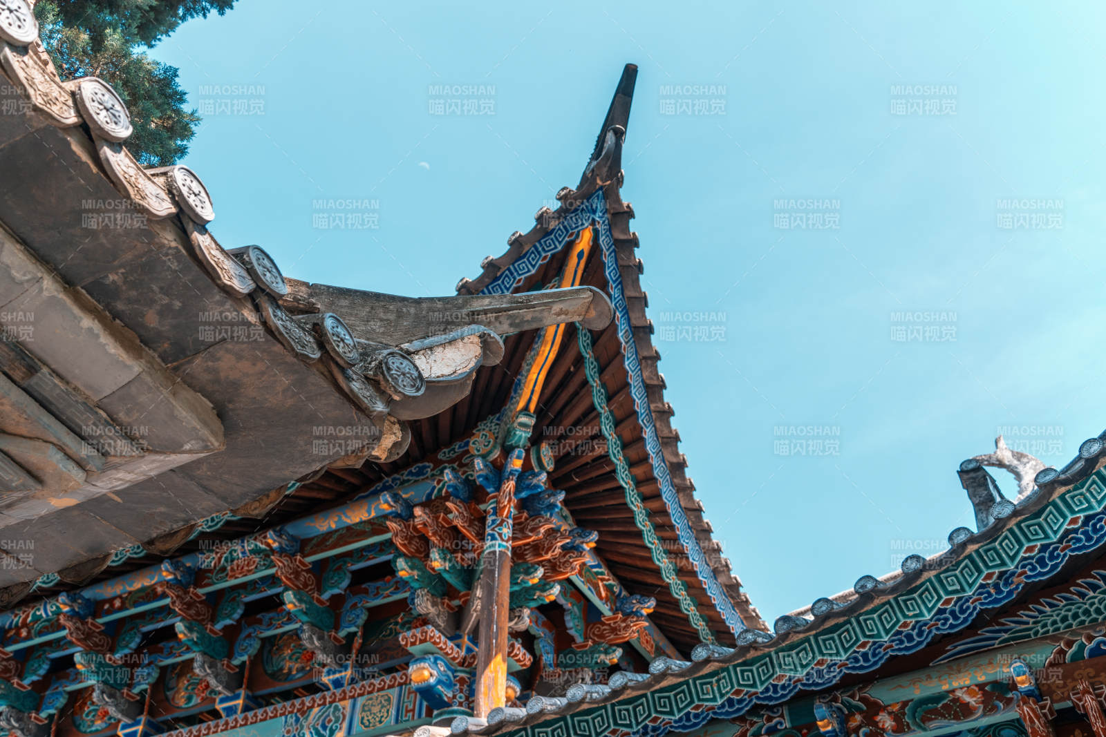 古建筑飞檐斗拱细节图图片