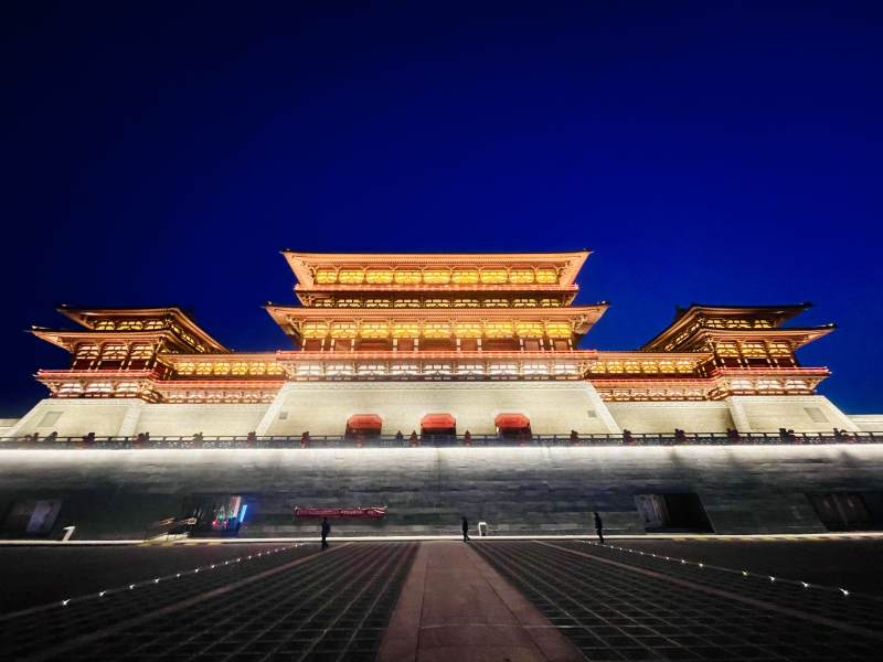 夜幕下的洛阳应天门遗址图片