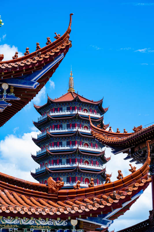 苏州皇罗禅寺古塔飞檐映蓝天图片