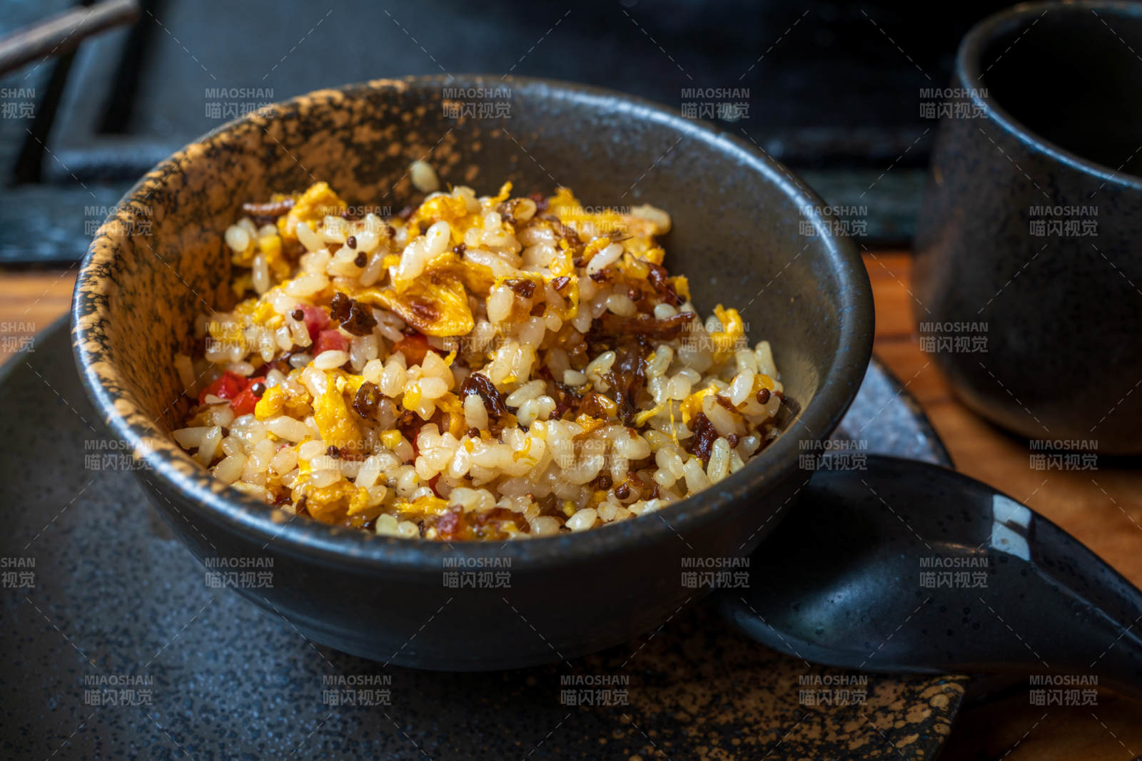 云南松茸菌云腿炒饭图片