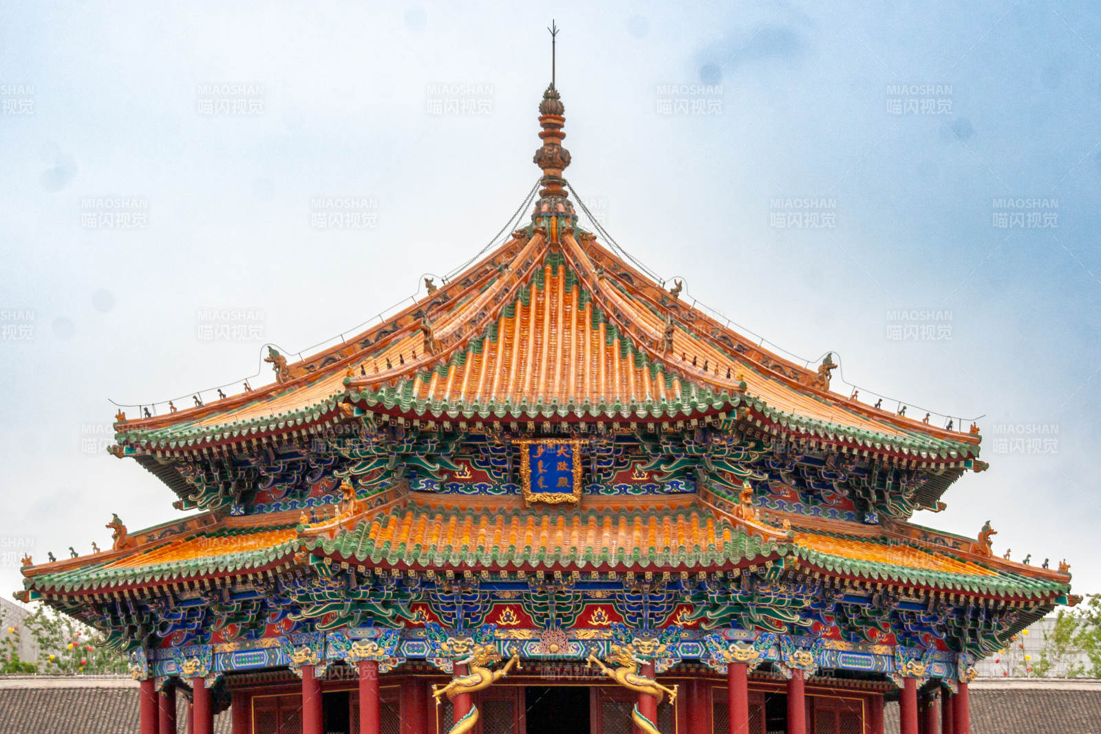 古建筑的华丽屋顶细节  沈阳故宫图片