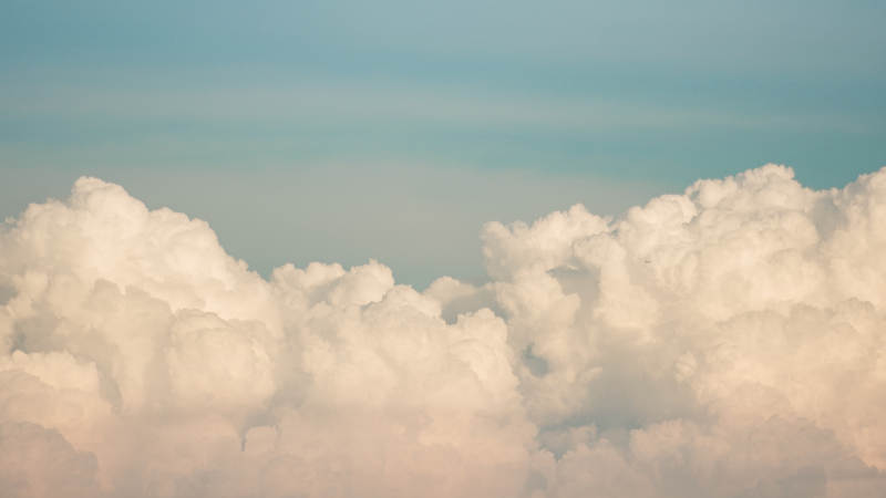 云海蓝天 宁静之美图片