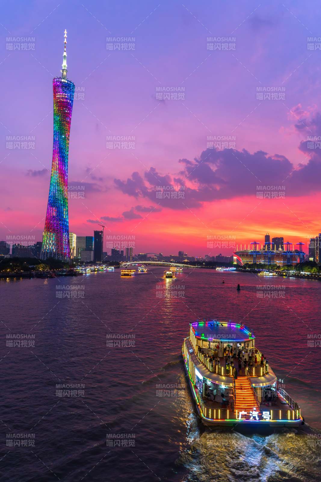 珠江夜游 塔影辉煌图片