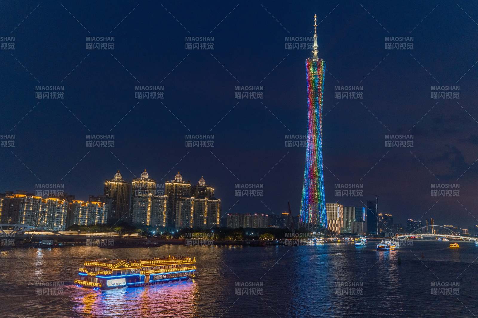 广州塔夜景璀璨灯光秀图片