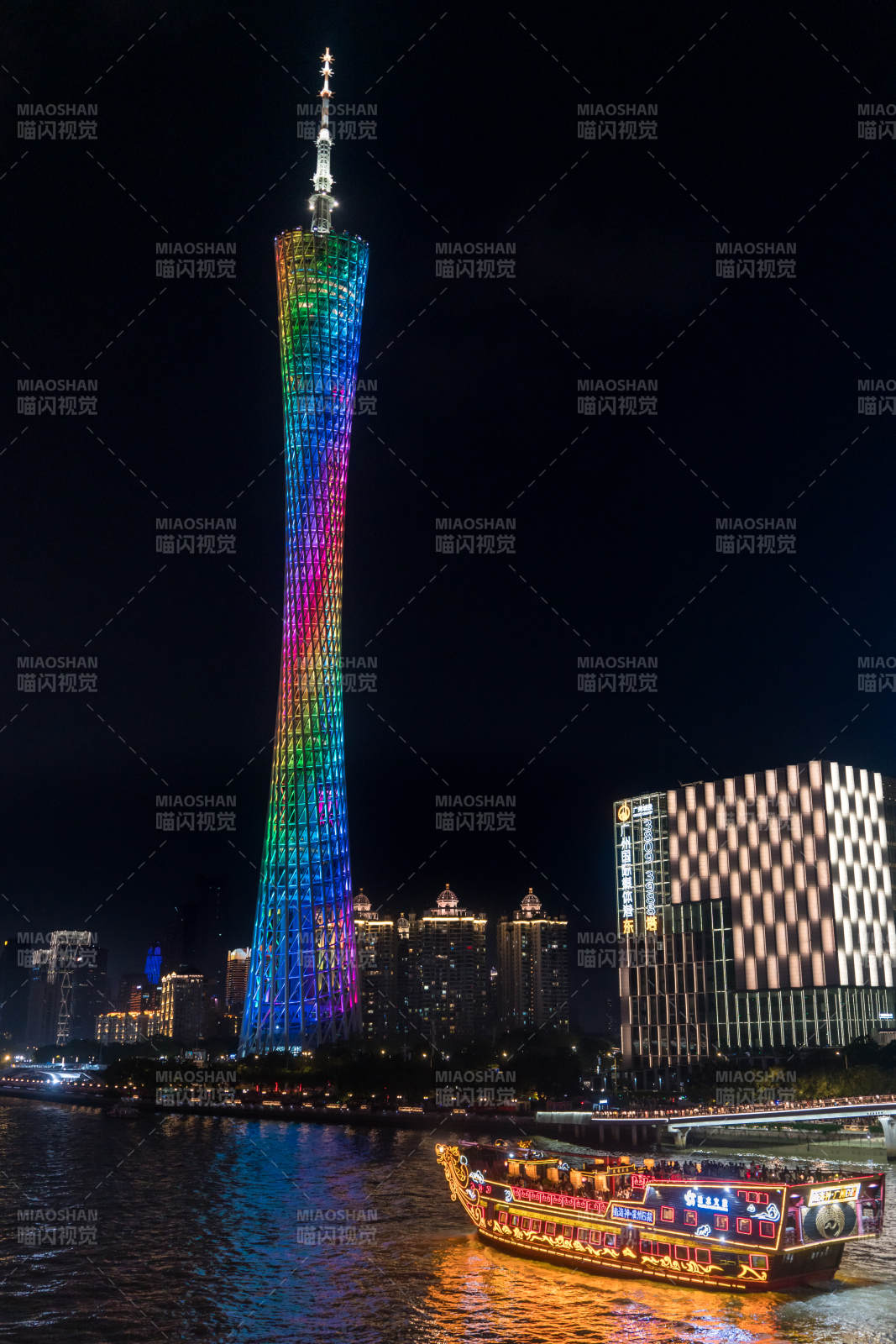 广州塔夜景璀璨灯光秀图片