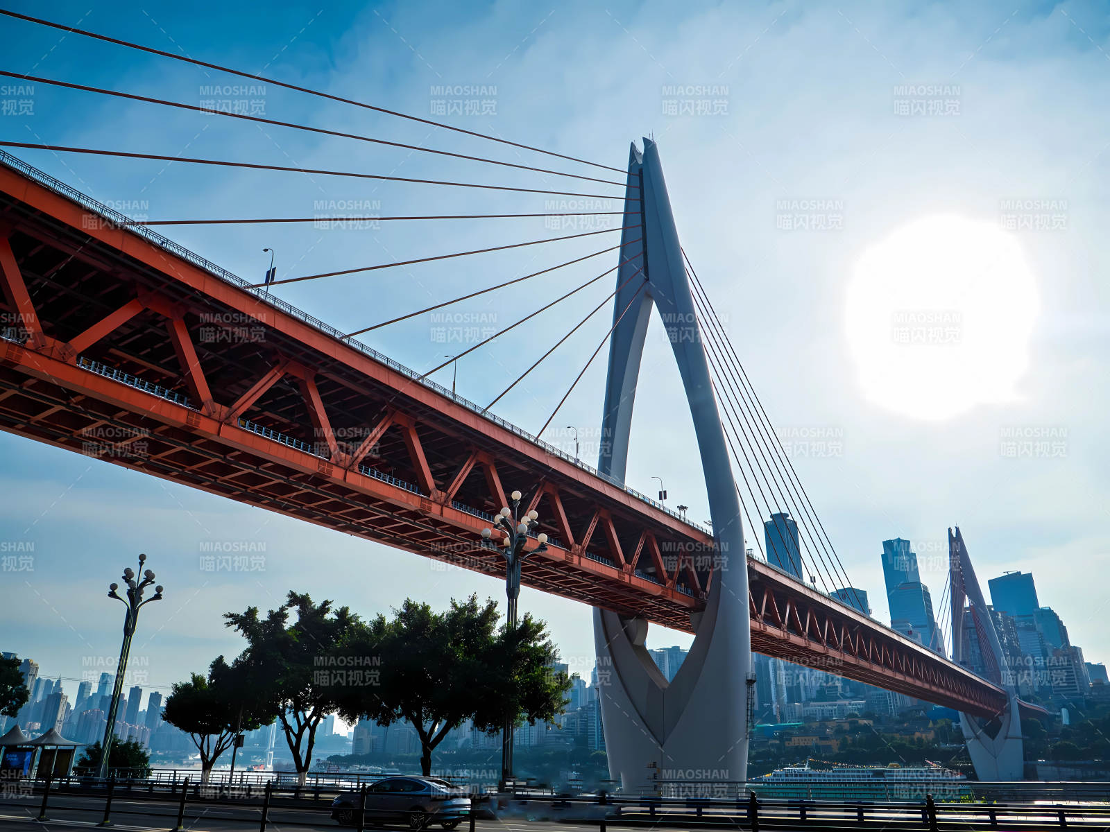 重庆城市天际线与斜拉桥图片