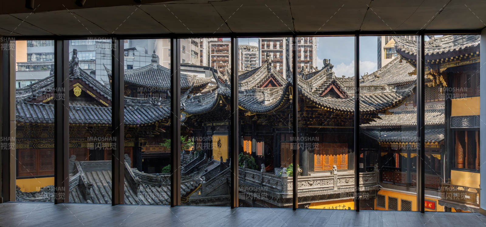 重庆古建筑与现代玻璃的融合图片