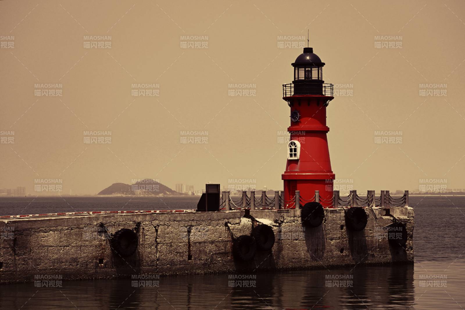 南澳灯塔守望海港图片