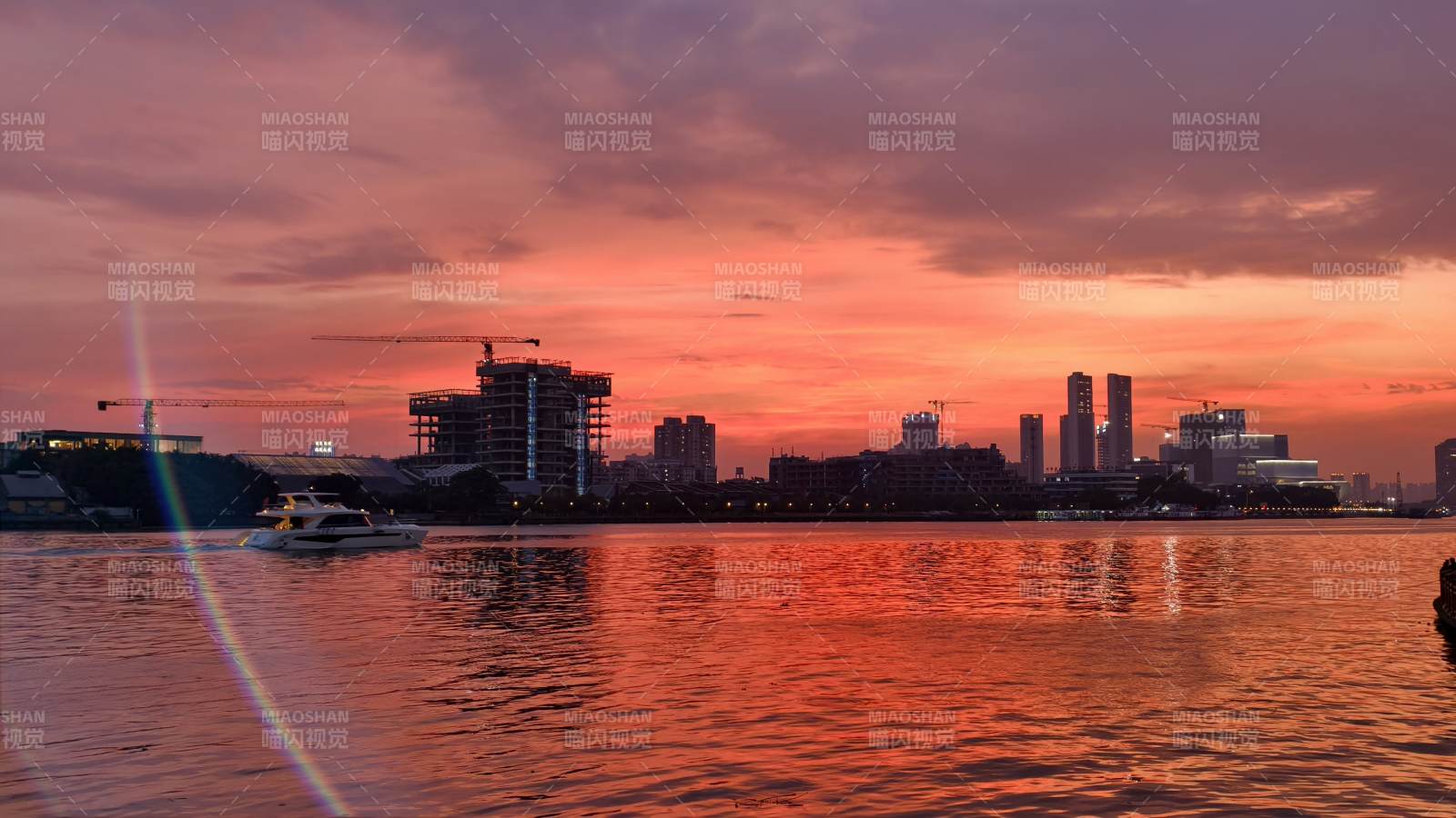 夕阳下的城市剪影 （广州珠江边夕照）图片