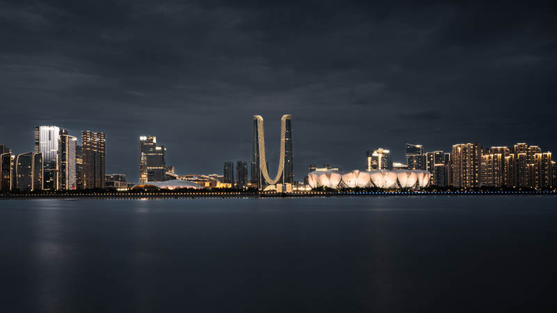 杭州钱江世纪城滨江高楼夜景图片