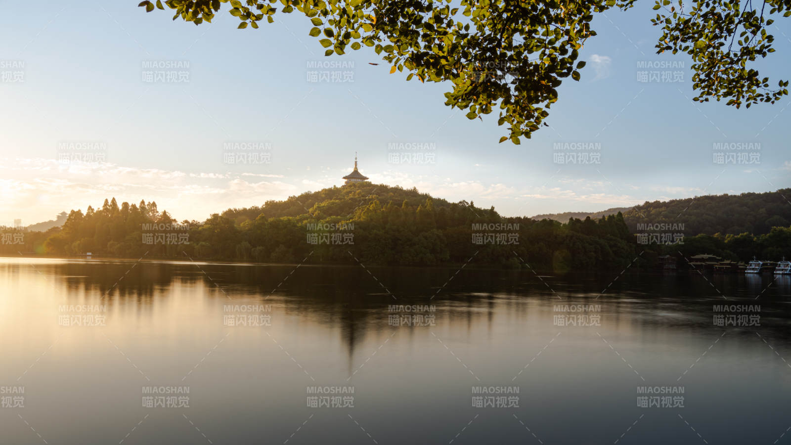 湖畔塔影 夕阳静谧景--西湖--雷峰塔图片