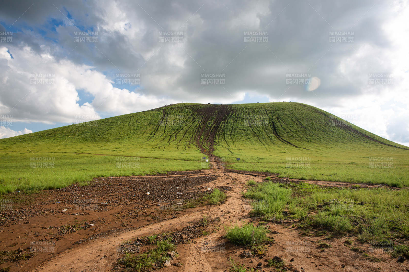乌兰哈达火山图片