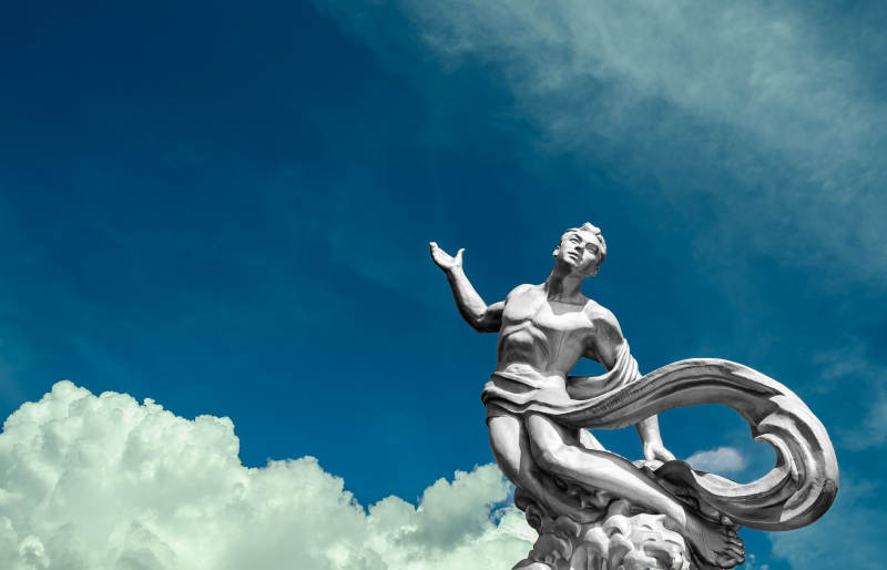 云端舞者雕像图片