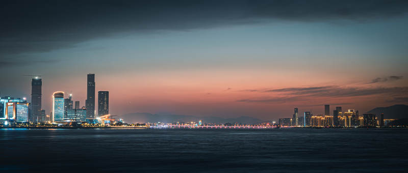 海滨城市夜景图片