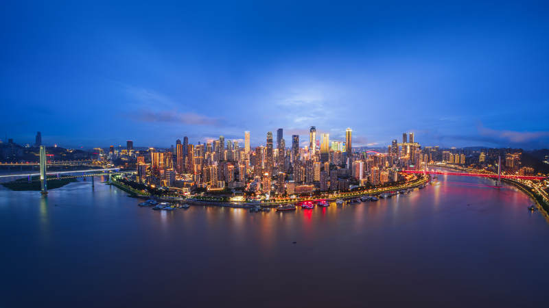 重庆夜幕下的城市灯火辉煌图片