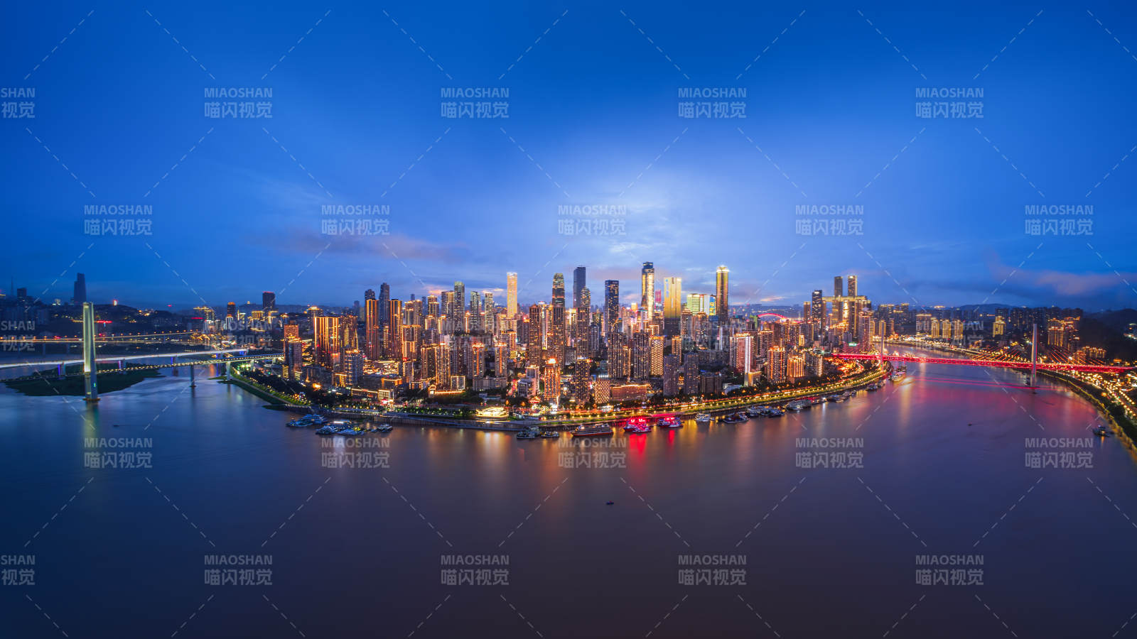 重庆夜幕下的城市灯火辉煌图片