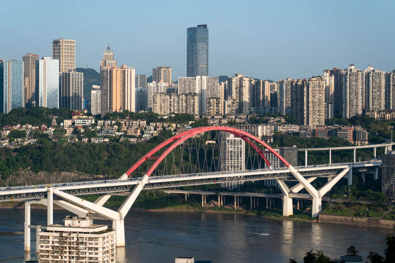 重庆长江大桥与城市天际线图片