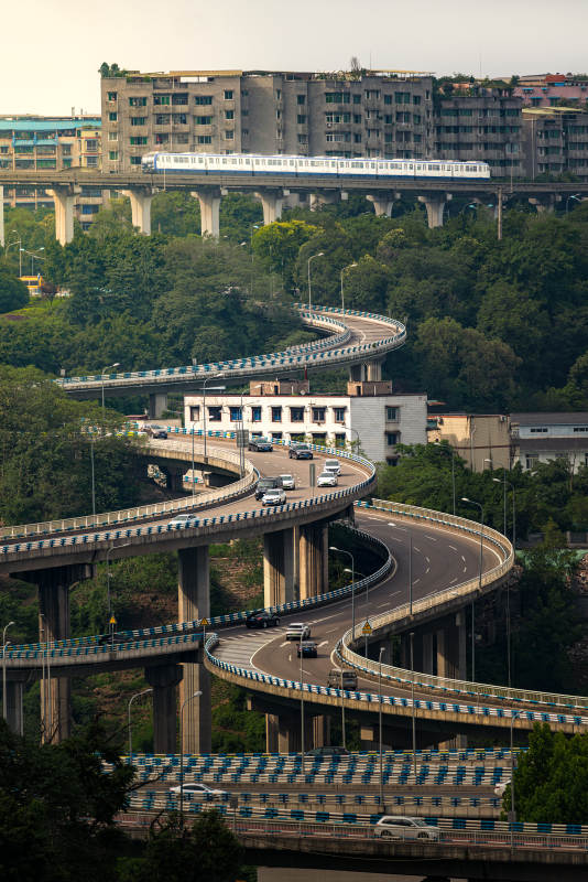 重庆城市立交桥与轻轨交通图片