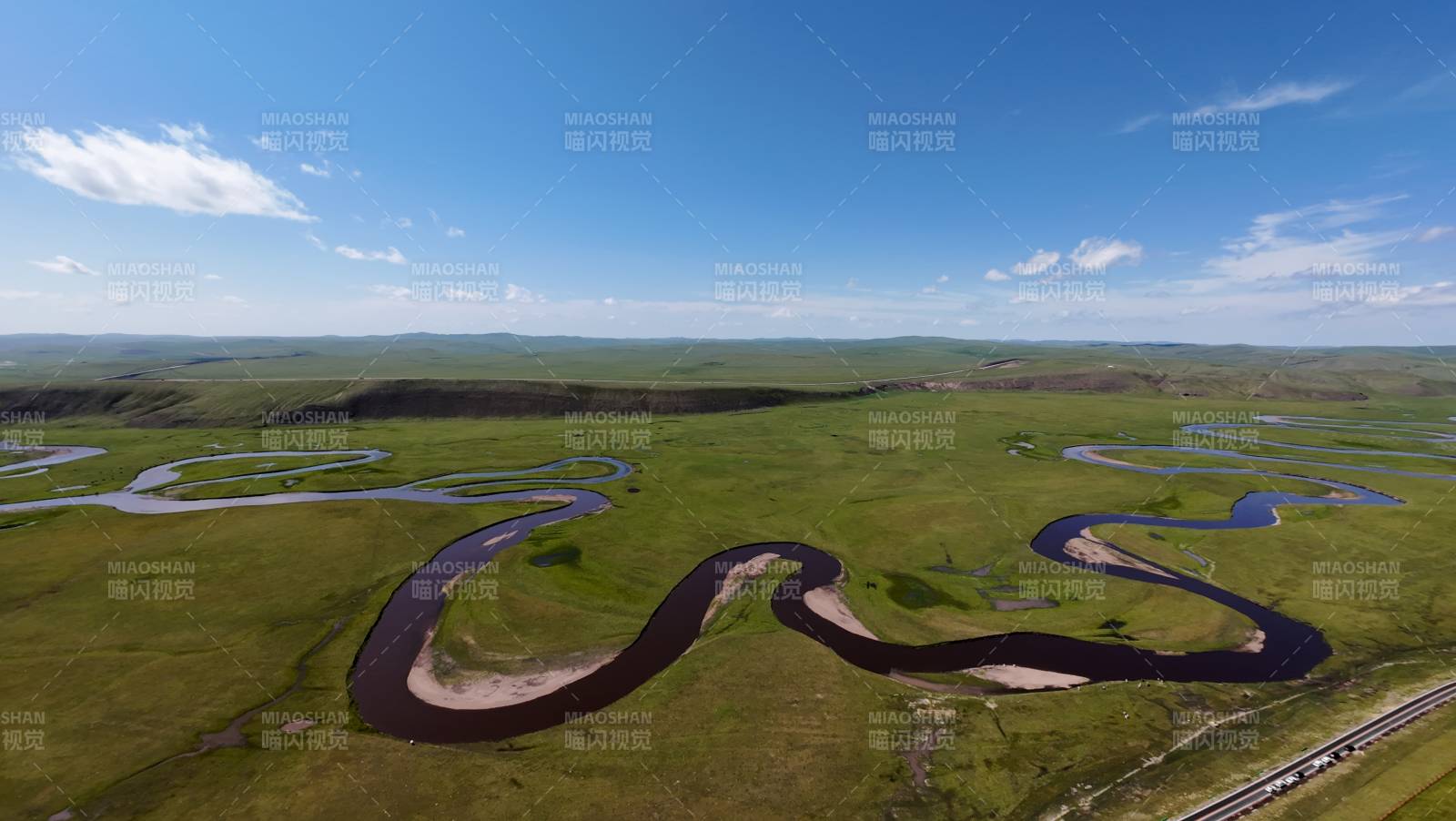 俯瞰呼伦贝尔莫日格勒河图片