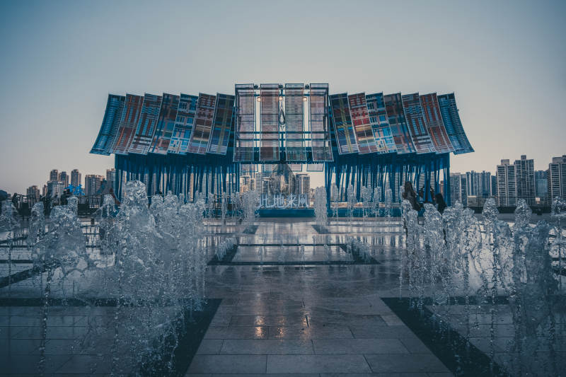 重庆来福士城市艺术纳凉新地标图片