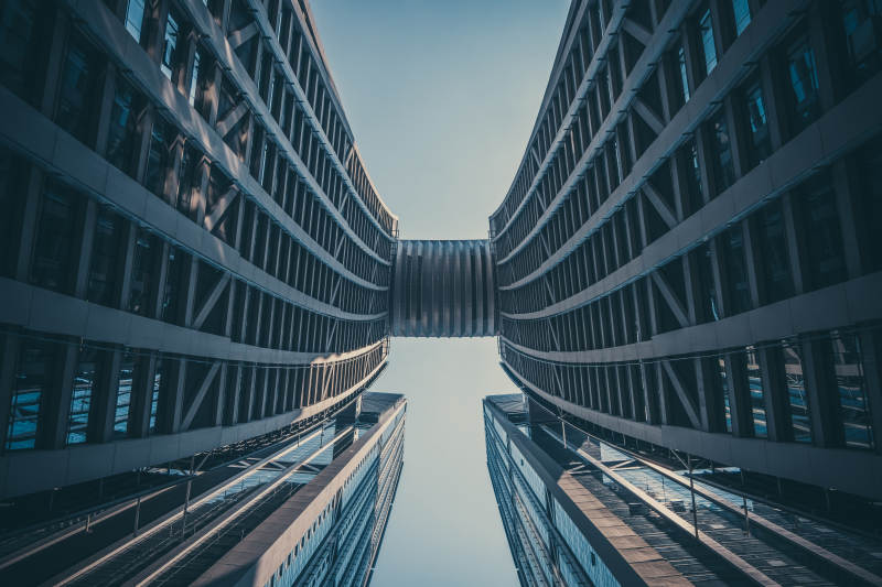 重庆来福士广场的仰视视角图片