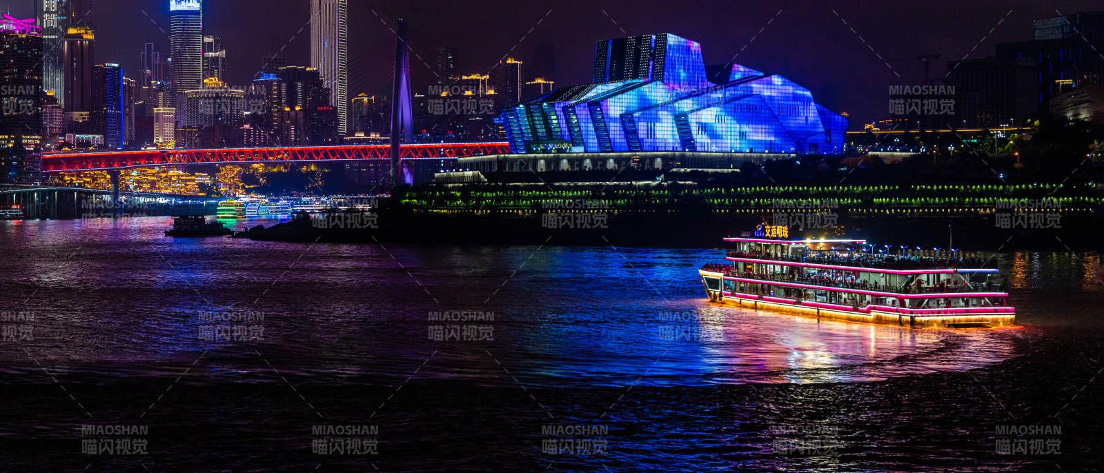 夜景重庆两江游游船图片