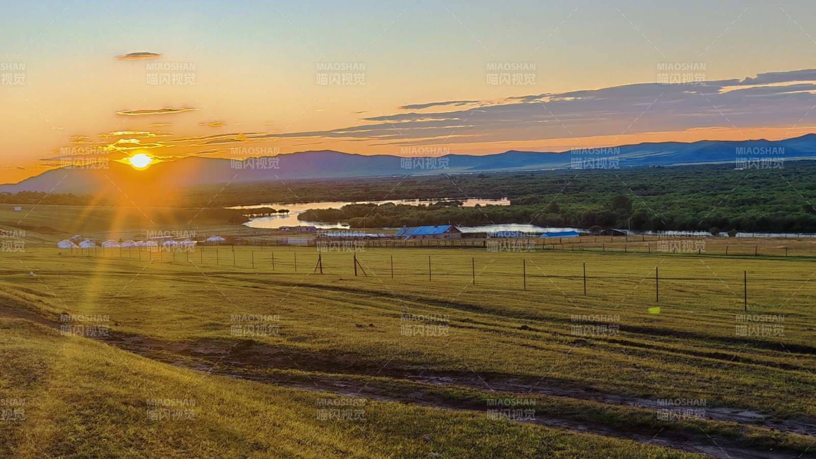 额尔古纳湿地日落 宁静之美图片