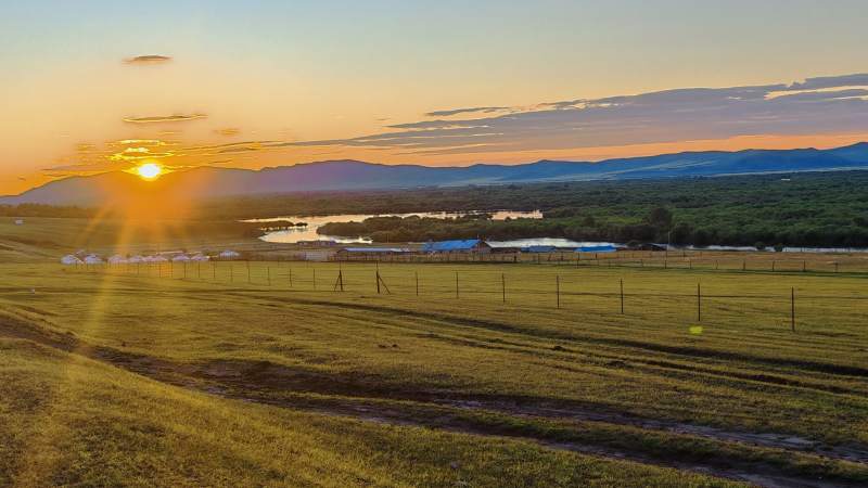 额尔古纳湿地日落 宁静之美图片