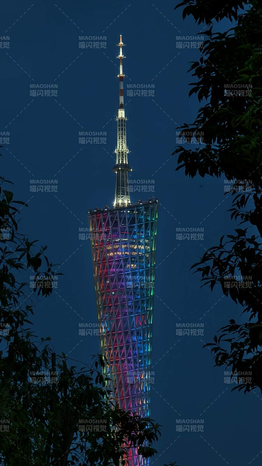 广州塔夜景灯光秀图片