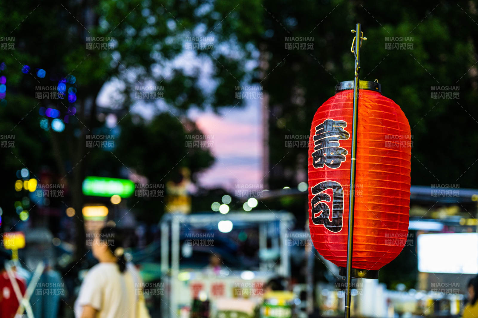 夜市灯笼映繁华图片