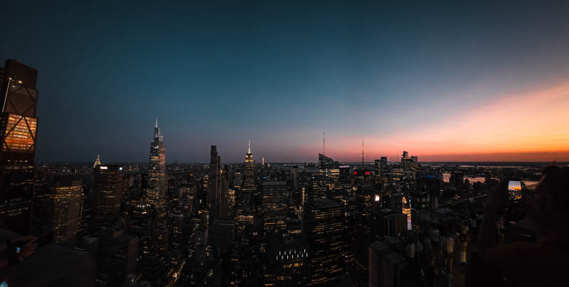 夜幕下的曼哈顿，摄于洛克菲勒楼顶图片