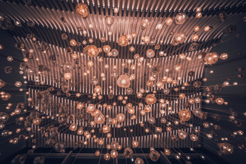 光影交错的梦幻空间图片