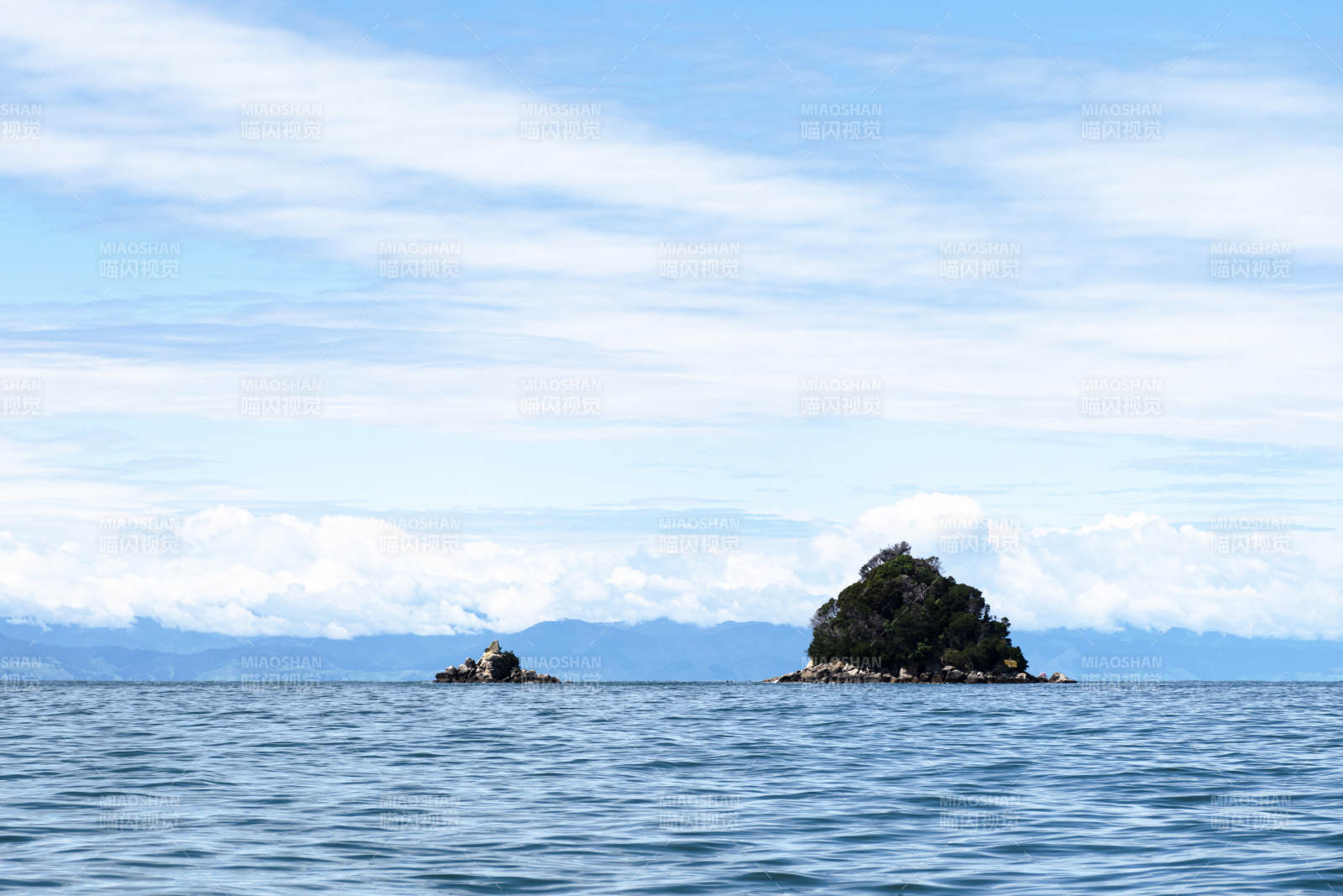 海上孤岛 宁静悠远图片