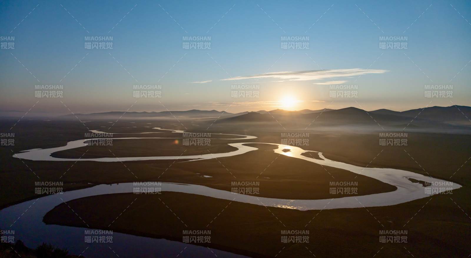 巴音布鲁克九曲十八弯图片