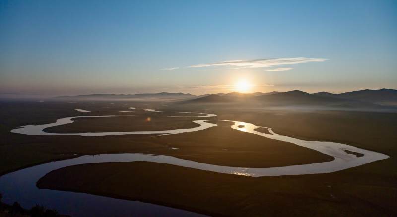 巴音布鲁克九曲十八弯图片