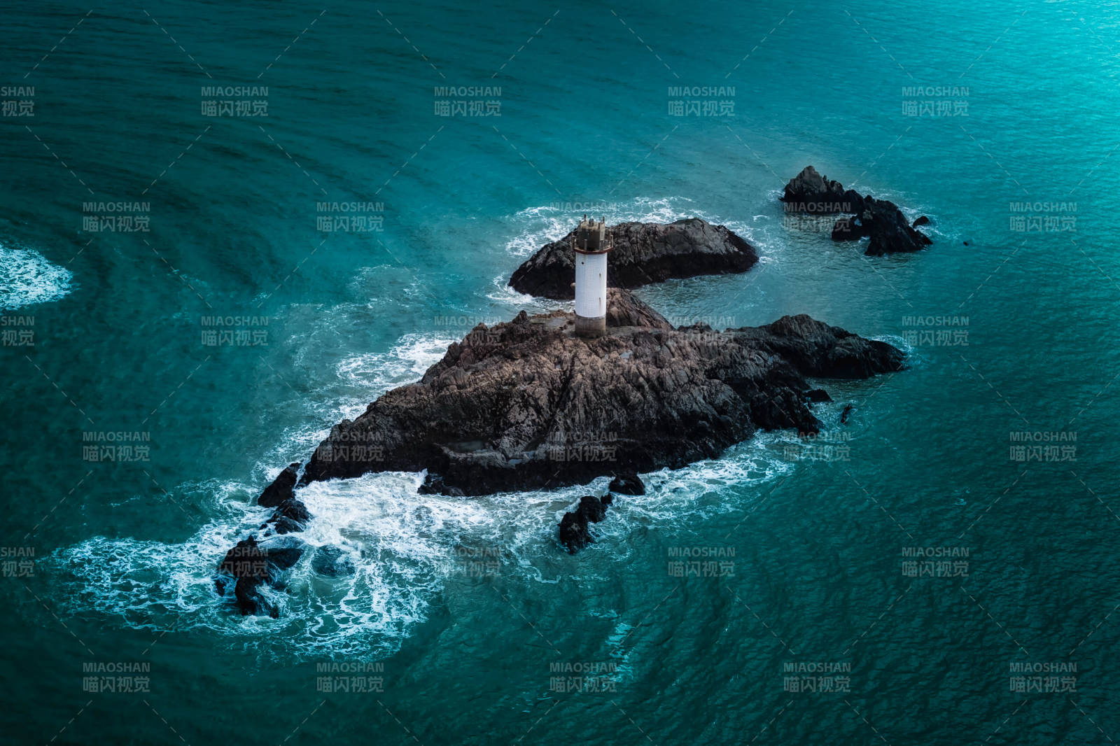 孤岛灯塔 碧海环绕 福建霞浦图片