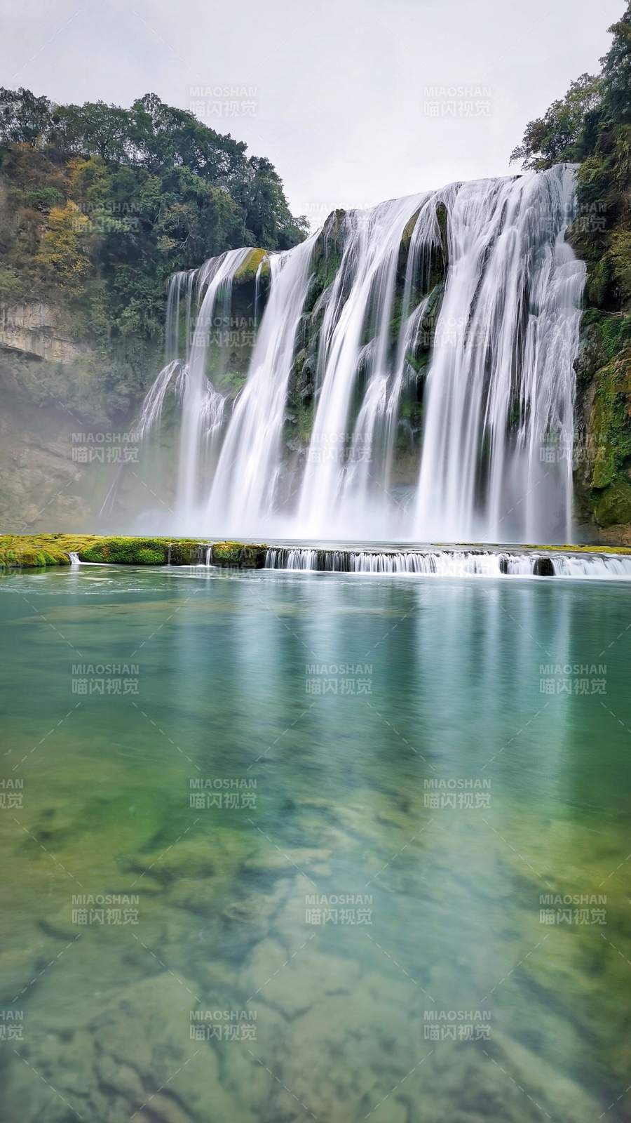 瀑布飞流 碧水清澈--九寨沟图片