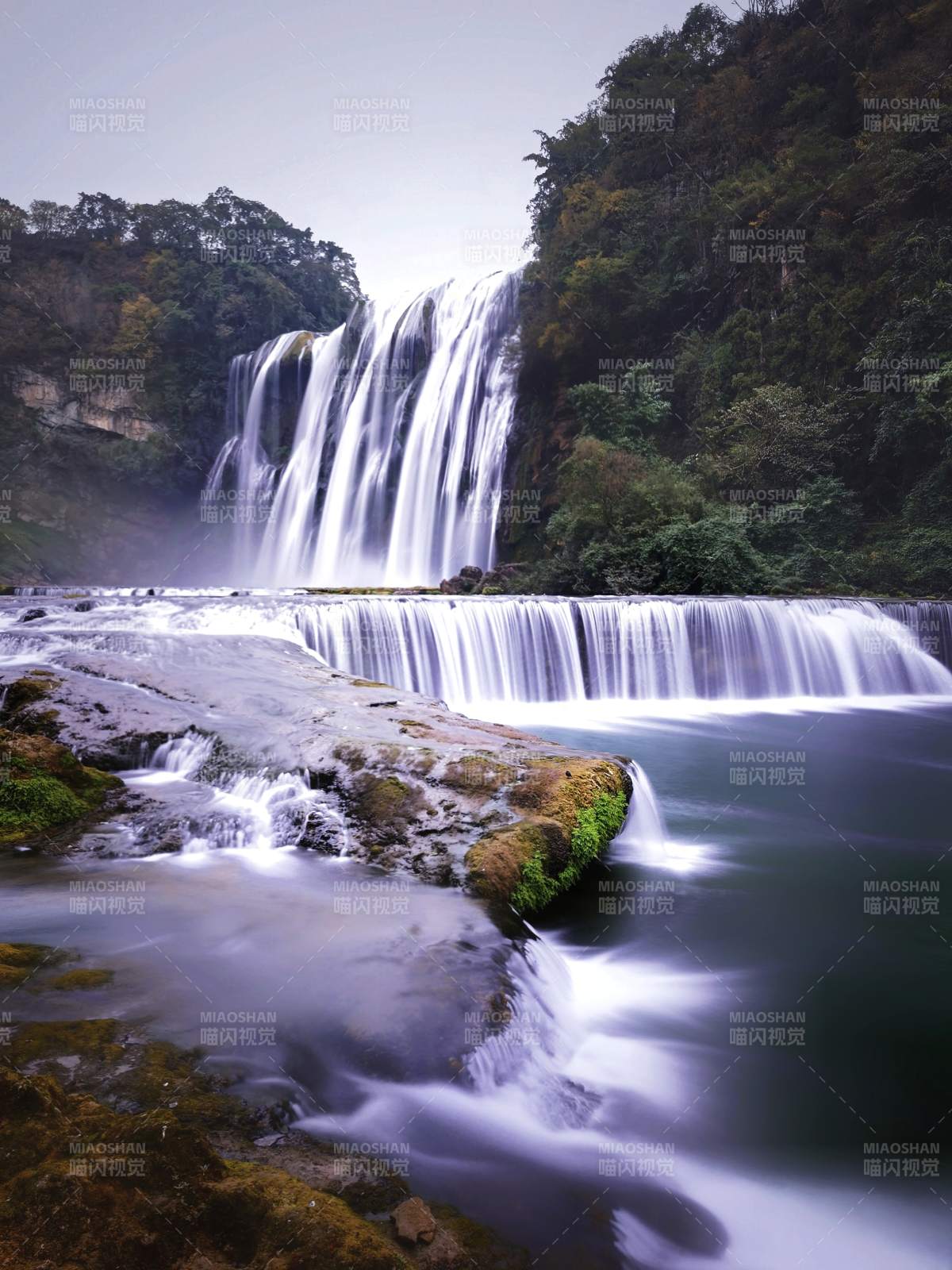 瀑布飞流 山水相映--黄果树瀑布图片
