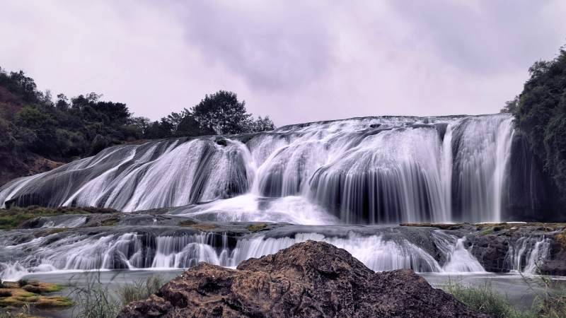 瀑布飞流 水雾缭绕--黄果树瀑布图片