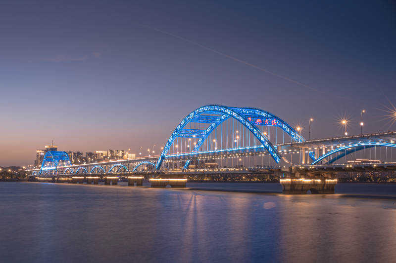夜色复兴大桥图片