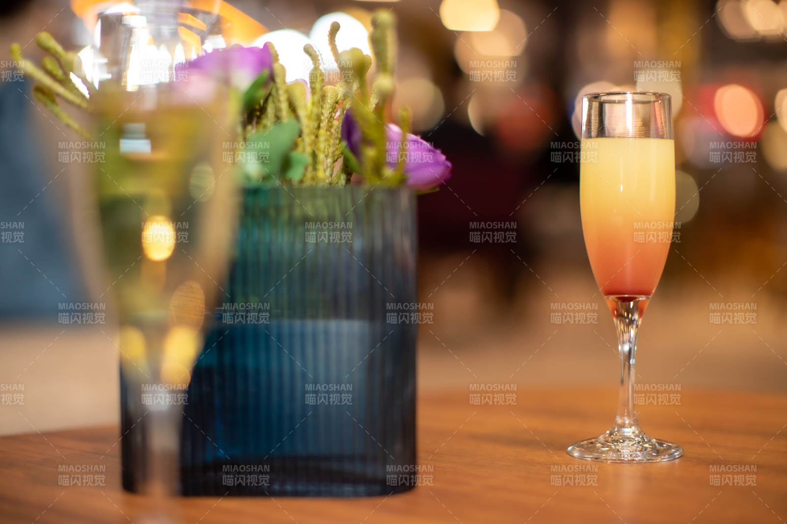 花间美酒 夜色微醺图片