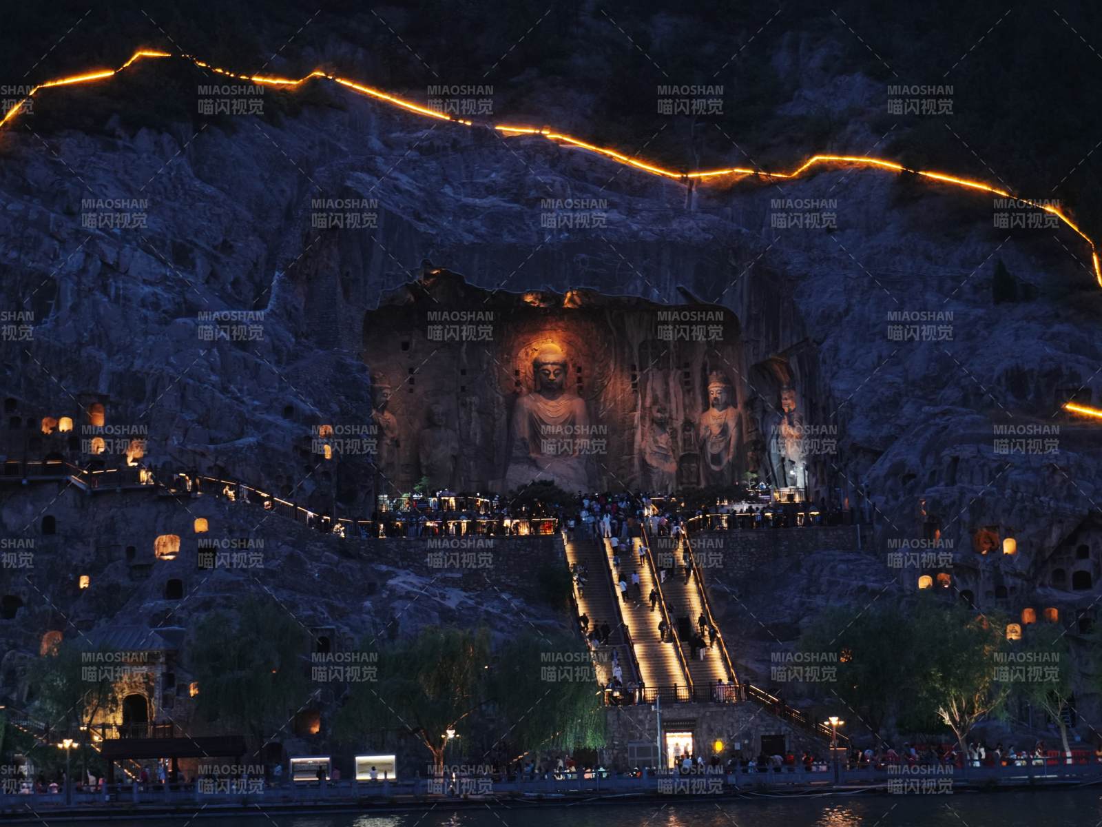 龙门石窟夜景灯光秀图片