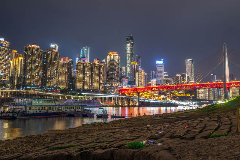 重庆夜景下千厮门大桥图片