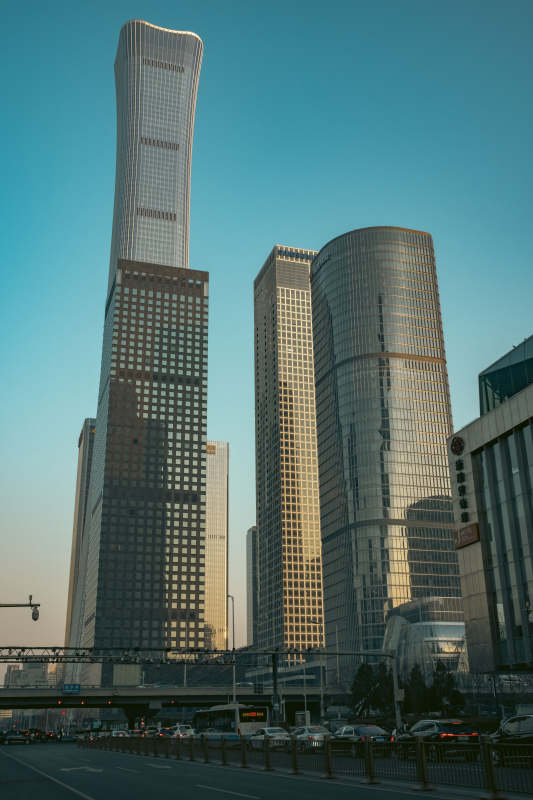 现代都市高楼群影-中国尊大厦图片