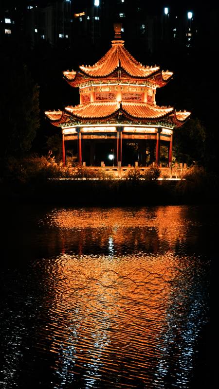 夜色中的古典亭台倒影（桂阳县文化园）图片