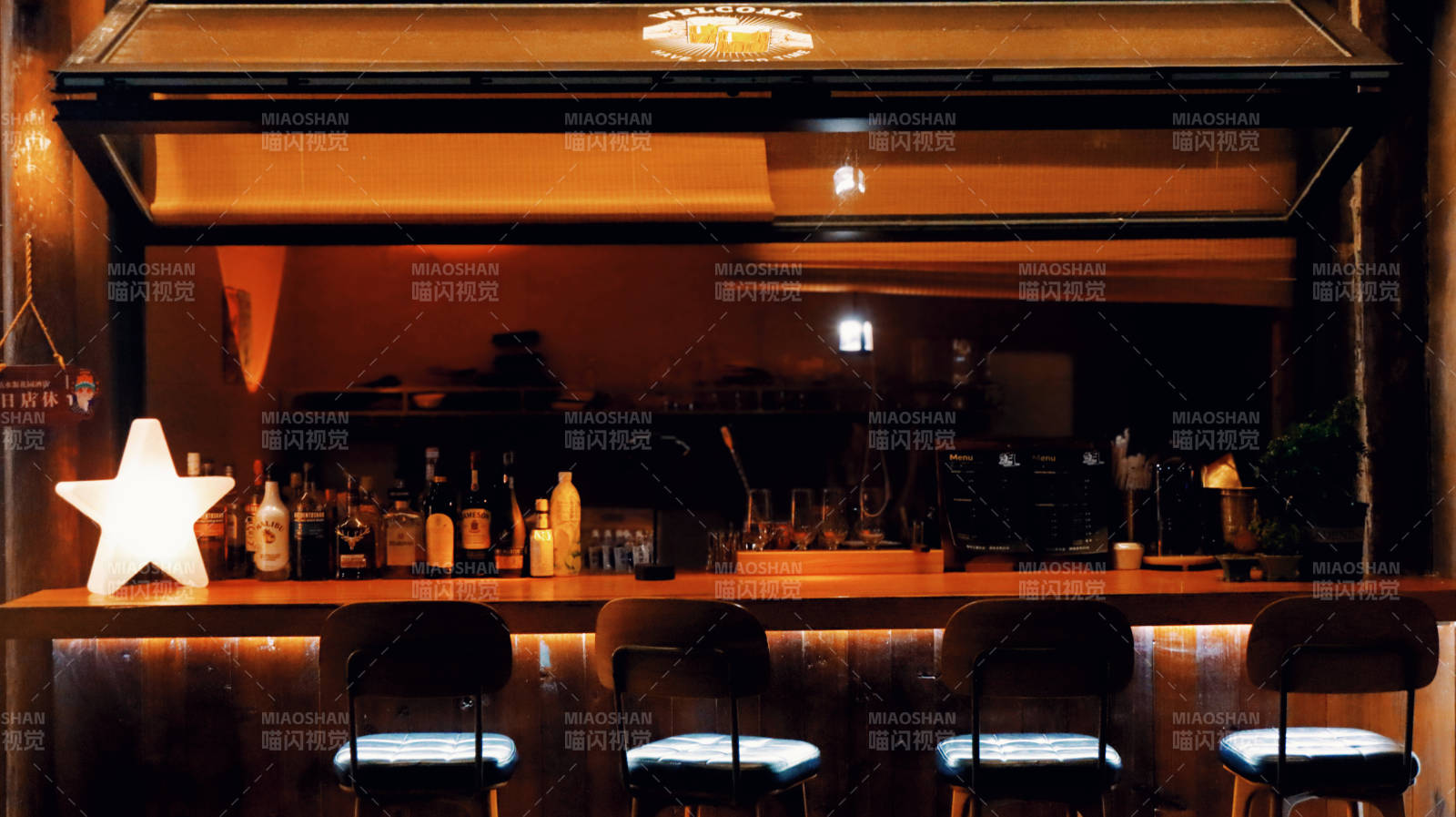 温馨酒吧夜景图片